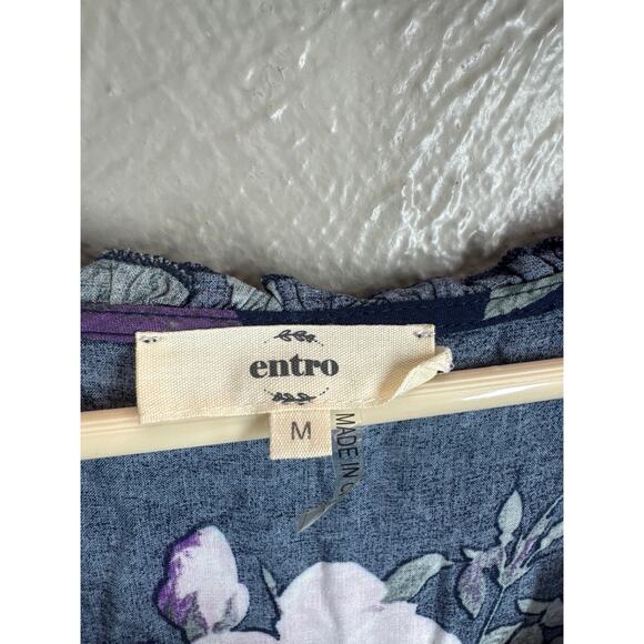 Entro Women's Blue Floral Tiered Sleeveless Relaxed Flowy Top Size Medium - Picture 3 of 5